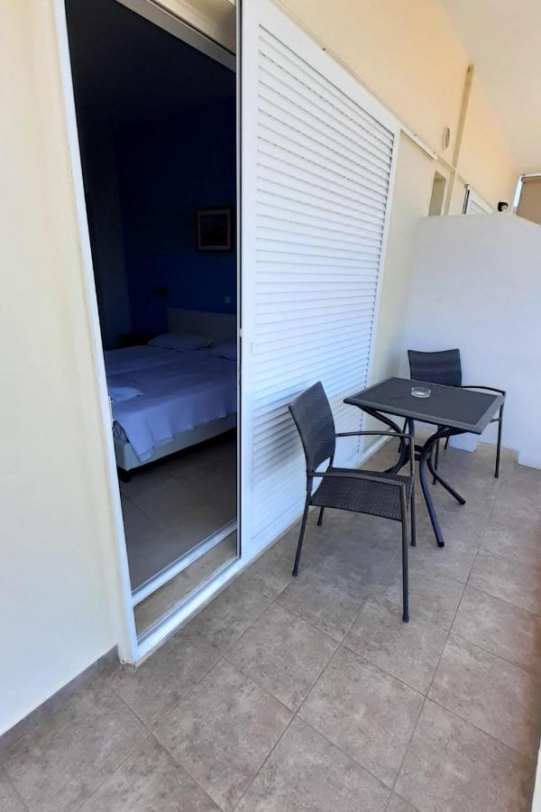 Nikolaki Rooms Pórto Ráfti Exteriör bild