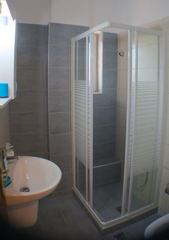 Nikolaki Rooms Pórto Ráfti Exteriör bild