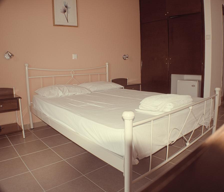 Nikolaki Rooms Pórto Ráfti Exteriör bild